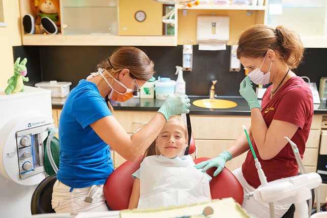 Zahnarztpraxis-Annett-Kauczor-Zahnärztin-Bad-Rodach_Kinderzahnheilkunde-2