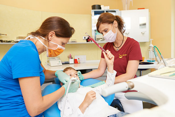 Zahnarztpraxis-Annett-Kauczor-Zahnärztin-Bad-Rodach_Kinderzahnheilkunde-3
